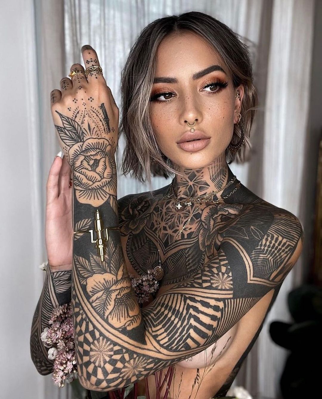 Tattoo model and Artist Blumttt